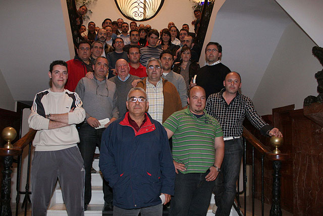 El Ayuntamiento reparte 105.000 euros entre los colectivos festeros - 2, Foto 2