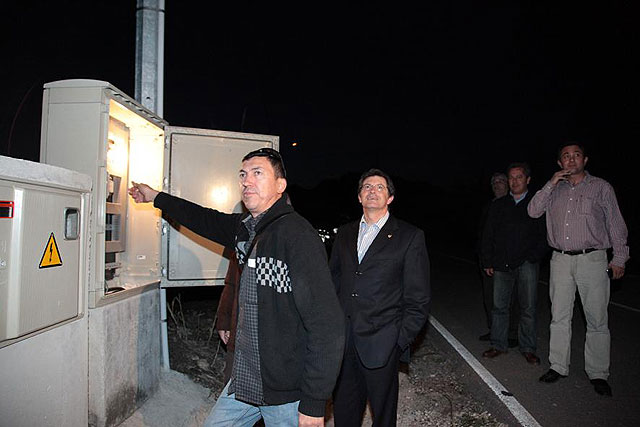 El Alcalde de Lorca enciende 50 nuevos puntos de alumbrado público en los caminos Azagahor y Cabalgadores, de La Torrecilla - 1, Foto 1