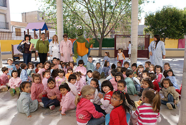 Jarilla visita las bibliotecas de Puerto Lumbreras - 1, Foto 1