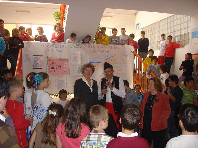 El colegio Virgen de Loreto implica a toda la comunidad educativa, asociaciones locales, instituciones y empresas en su  V Semana Cultural dedicada a la Región de Murcia - 1, Foto 1