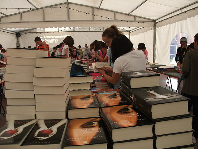 La Feria del Libro de Santomera regresa con dos novedades destacadas para facilitar las ventas de ejemplares - 1, Foto 1