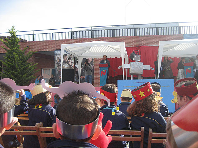 El Alcalde se suma al XI maratón de lectura del Antonio de Nebrija organizado con el lema ¡Abre un libro, abre el mundo - 1, Foto 1
