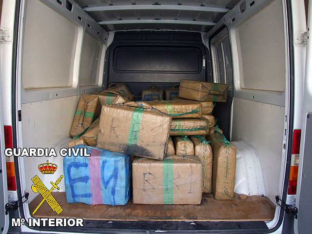 La Guardia Civil y la Agencia Tributaria intervienen más de tonelada y media de hachís en una operación conjunta - 3, Foto 3