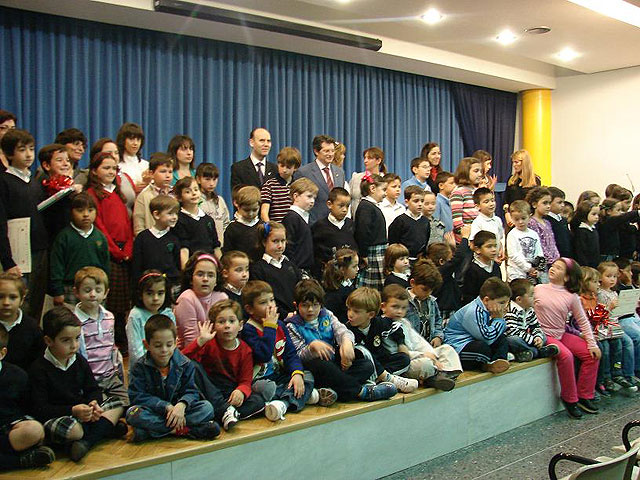 Jódar entrega a alumnos de Primaria e Infantil 13 premios y nueve reconocimientos a finalistas del XXIV Concurso “María Fernández-Luna” - 1, Foto 1
