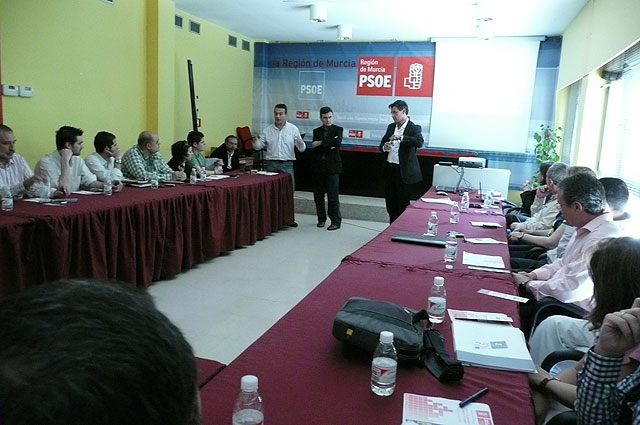 El senador Luis Salvador impartió un curso sobre el uso de la “e-política 2.0” a militantes socialistas - 1, Foto 1