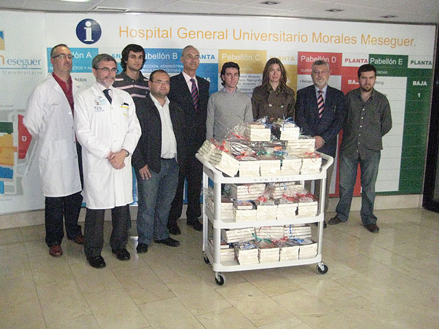 La campaña “Un libro, una sonrisa” llega al hospital Morales Meseguer - 1, Foto 1