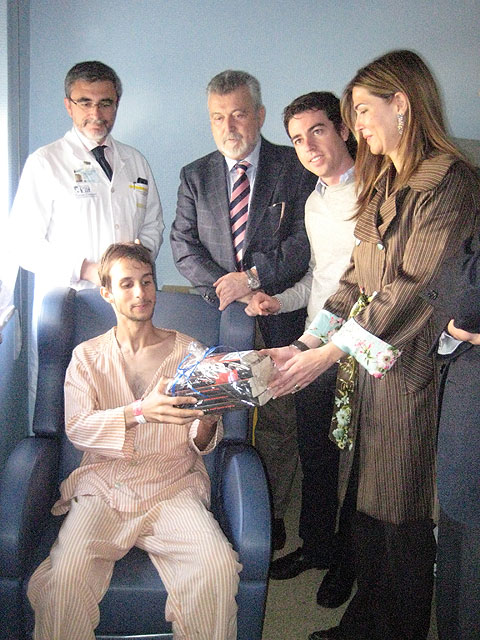 La campaña “Un libro, una sonrisa” llega al hospital Morales Meseguer - 2, Foto 2