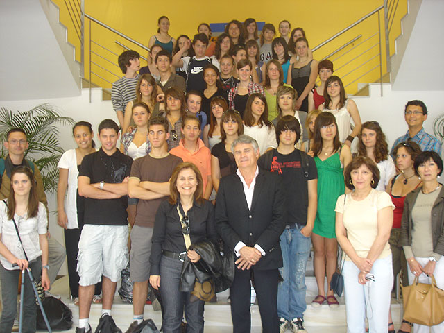 El concejal de Educación recibe a alumnos franceses de intercambio en el municipio - 1, Foto 1