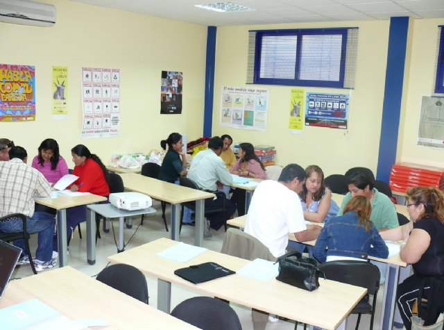 Quince personas, de distintas nacionalidades, han asistitdo a unos talleres de autoestima y habilidades sociales - 2, Foto 2