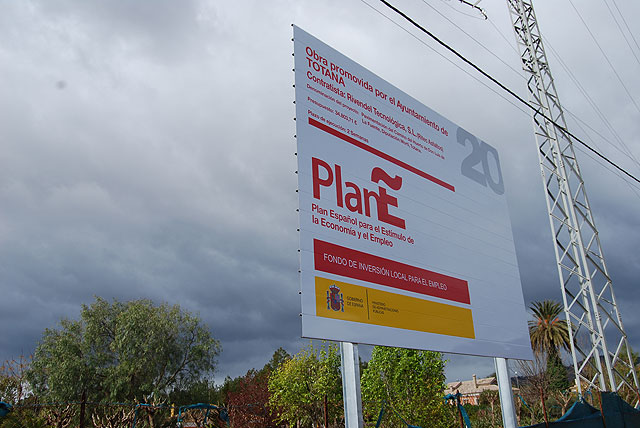 El concejal de Hacienda denuncia que de los 3,5 millones de euros del Fondo de Inversión Local que el Estado debería haber ingresado ya en las arcas municipales por las obras adjudicadas sólo se han recibido 557.000 euros, Foto 1