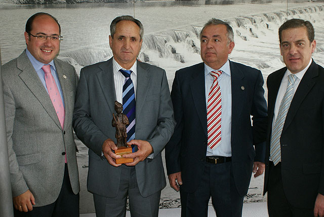 El lumbrerense José Mª Parra es distinguido como Huertano del Año 2009 - 1, Foto 1
