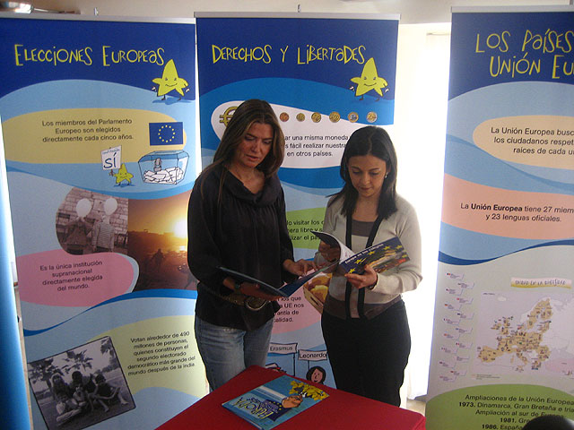 El Ayuntamiento acerca Europa a los escolares murcianos - 1, Foto 1