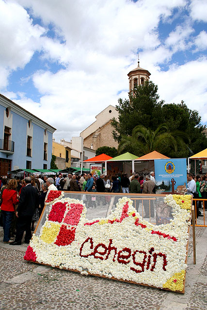 Las flores embellecen el mercadillo - 3, Foto 3
