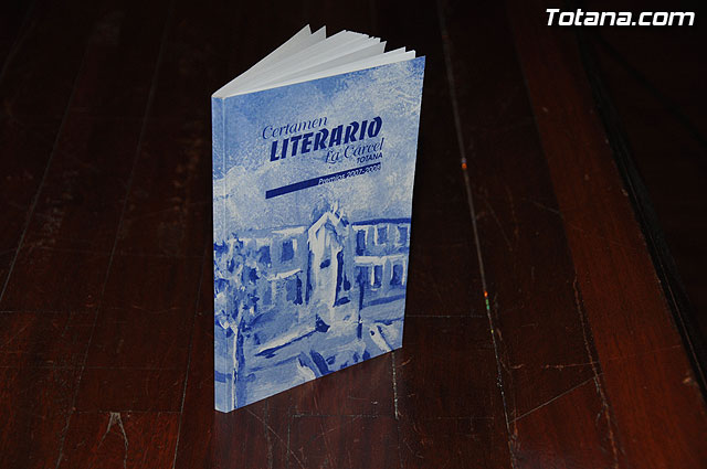 We present the book "Literary Contest Jail, awards 2007-2008" and recites Seed Fund of the works in the publication, Foto 1