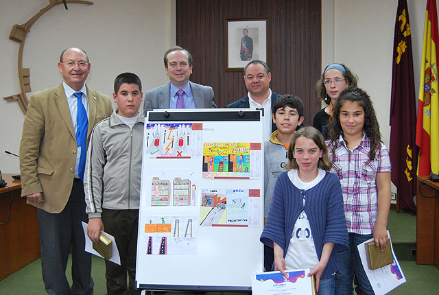 Se entregan los premios del Concurso de Dibujo de la Campaña “Crece en Seguridad”, Foto 1