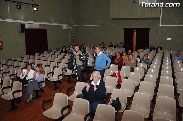Se presenta el libro “Certamen Literario La Crcel, premios 2007-2008” y Caja de Semillas recita parte de las obras recogidas en la publicacin - 16