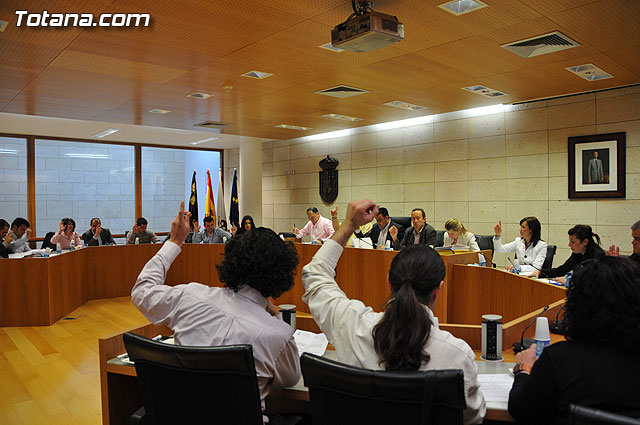 El Pleno aprueba por unanimidad ampliar la cobertura del Servicio Municipal de Apoyo al Parado (SEAPA) a los autónomos, Foto 1