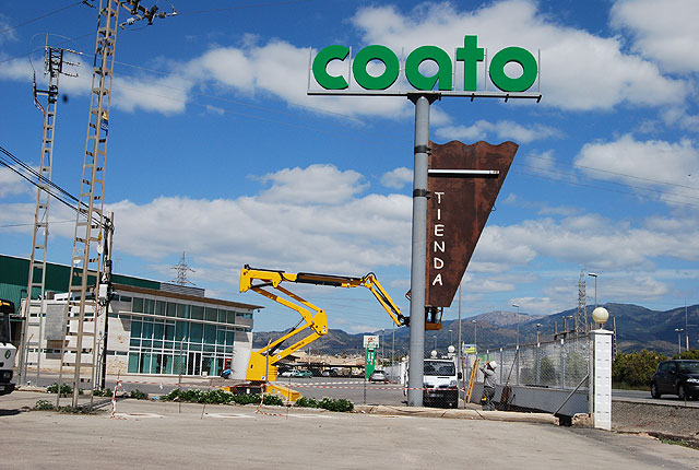 El alcalde, en la celebración del Pleno municipal, muestra su solidaridad con los responsables de Coato, Foto 1