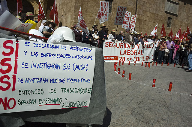 UGT y CCOO recuerdan hoy a los 50 trabajadores murcianos fallecidos en 2008 - 1, Foto 1
