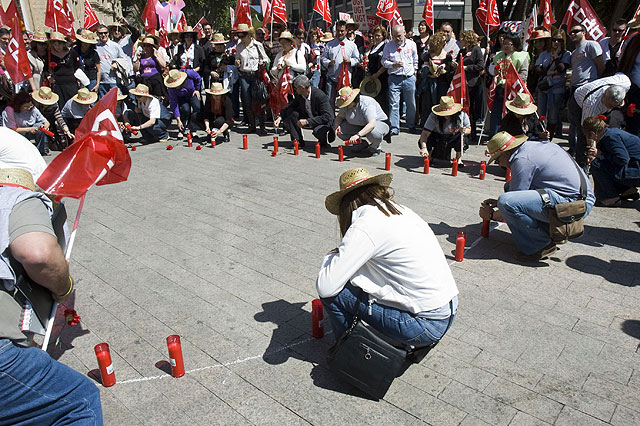 UGT y CCOO recuerdan hoy a los 50 trabajadores murcianos fallecidos en 2008 - 2, Foto 2