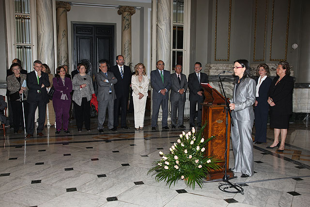 El Ayuntamiento cede temporalmente la partitura del Himno de Valencia a la alcaldesa Rita Barberá - 3, Foto 3