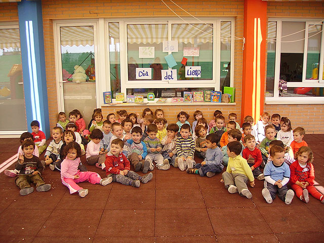 Los niñ@s de la Escuela Infantil “Doña Pepita Lpez Ganda” celebran el Da del Libro - 19