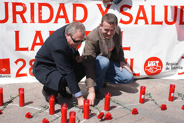 UGT y CCOO recuerdan hoy a los 50 trabajadores murcianos fallecidos en 2008 - 3