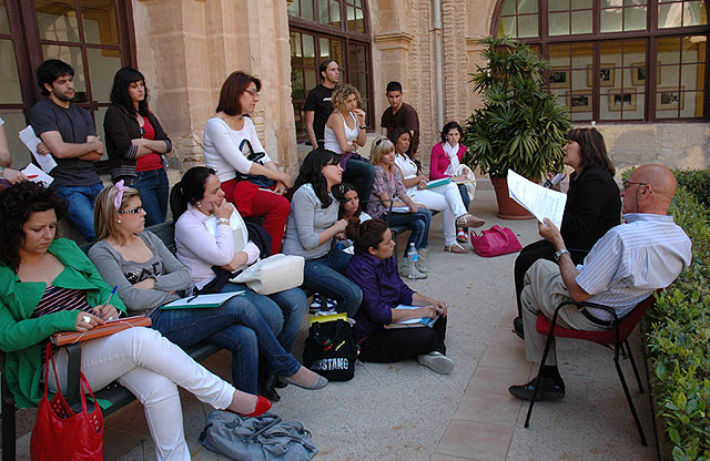 Cerca de mil alumnos y voluntarios de la UCAM participan en el seminario `Crédito solidario´ Personas afectadas por el terrorismo o los accidentes de tráfico ofrecieron sus testimonios - 1, Foto 1