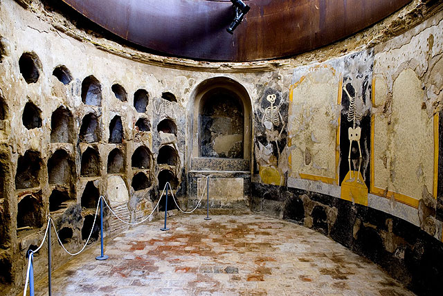 Las danzas de la cripta, una visita muy especial a la Muralla Púnica - 1, Foto 1