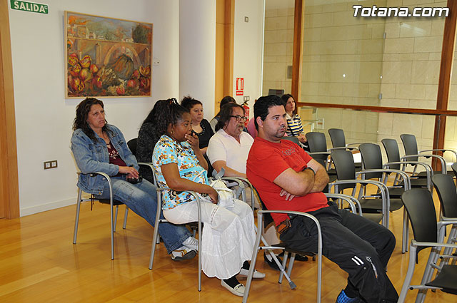 El alcalde y el director general de Pensiones, Valoracin y Programas de Inclusin del IMAS, clausuran el curso de habilidades sociales - 4