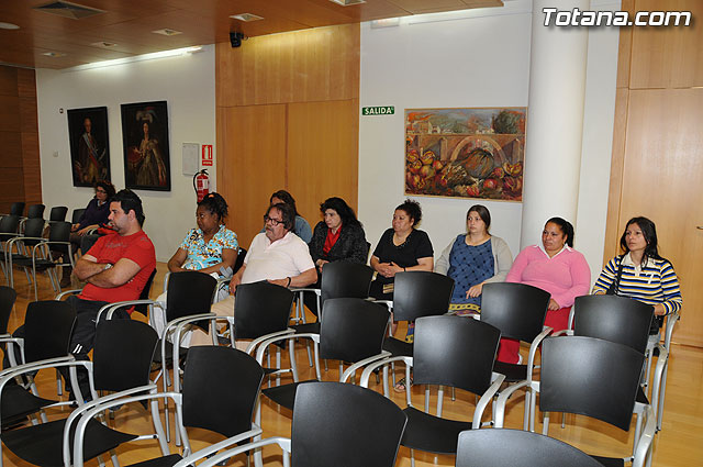 El alcalde y el director general de Pensiones, Valoracin y Programas de Inclusin del IMAS, clausuran el curso de habilidades sociales - 5