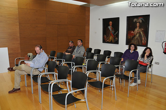 El alcalde y el director general de Pensiones, Valoracin y Programas de Inclusin del IMAS, clausuran el curso de habilidades sociales - 6