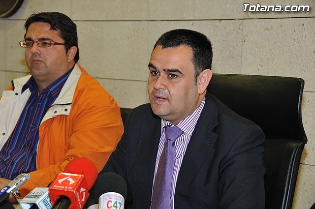 El alcalde y el director general de Pensiones, Valoracin y Programas de Inclusin del IMAS, clausuran el curso de habilidades sociales - 9