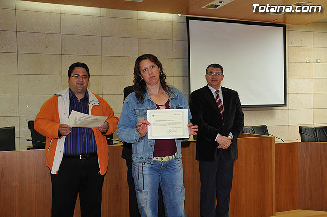 El alcalde y el director general de Pensiones, Valoracin y Programas de Inclusin del IMAS, clausuran el curso de habilidades sociales - 20