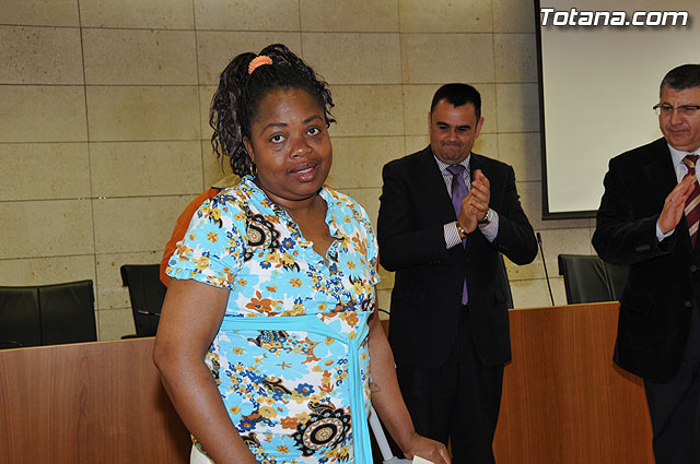 El alcalde y el director general de Pensiones, Valoracin y Programas de Inclusin del IMAS, clausuran el curso de habilidades sociales - 15