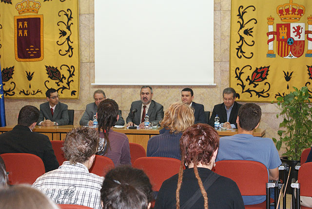 González Tovar informa sobre la modernización de la Administración del Estado a estudiantes de Ciencias Políticas - 1, Foto 1