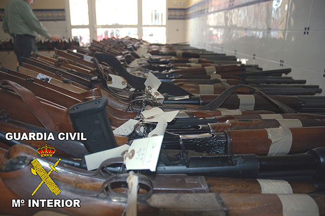 La Guardia Civil de Murcia celebra la exposición – subasta de armas correspondiente al año 2009 - 2, Foto 2