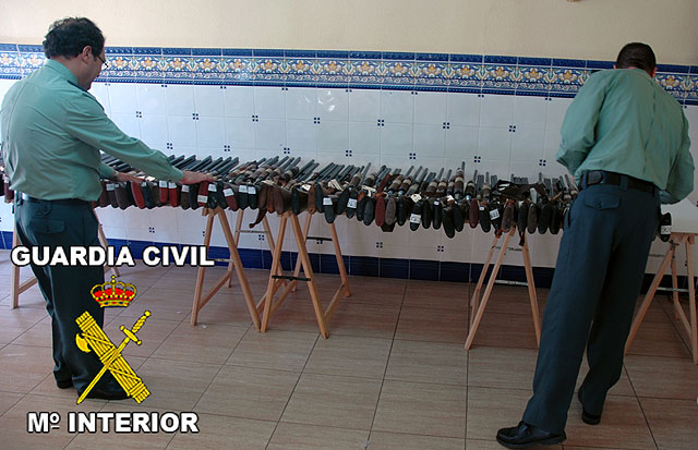 La Guardia Civil de Murcia celebra la exposición – subasta de armas correspondiente al año 2009 - 3, Foto 3