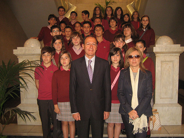 Alumnos del Colegio San Buenaventura son recibidos por el Alcalde en el Ayuntamiento - 2, Foto 2