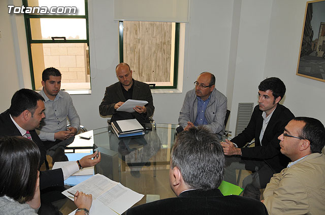 El alcalde anuncia que las obras del Fondo Estatal de Inversin Local, que han generado 1.143.000 euros ms de mejoras, van a emplear a 522 personas - 4