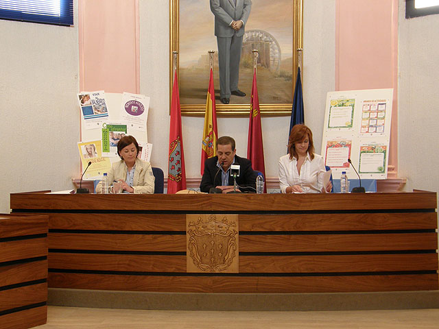 Doscientas mujeres participan en la I Jornada de Asociaciones de Mujeres de la Región - 1, Foto 1