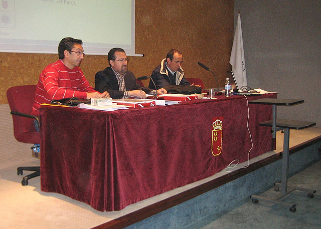 Agricultura desarrolla un ambicioso programa de formación para el personal que previene y combate los incendios forestales - 1, Foto 1