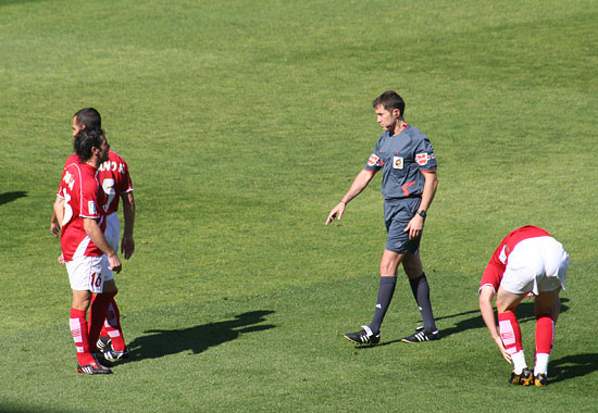El Real Murcia aprovecha los errores del Éibar y toma aire para la salvación - 1, Foto 1