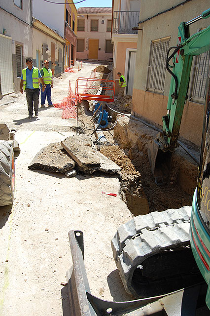 Las obras de renovación de las infraestructuras de la calle Picasso de Lorquí, en marcha - 3, Foto 3