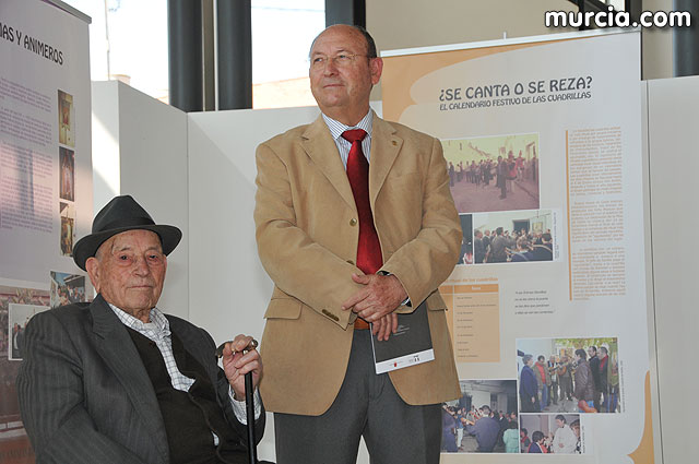 El día de los Mayos se inauguró la exposición “Las Cuadrillas: Grupo para el Ritual Festivo en el Sureste Español” - 3, Foto 3