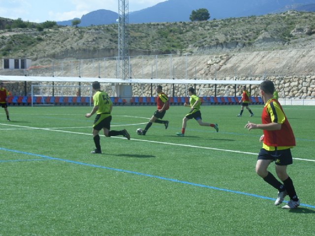 Continúa la lucha entre los equipos “Los Pachuchos” y “La Peña Madridista La Décima” por el título de campeón - 2, Foto 2