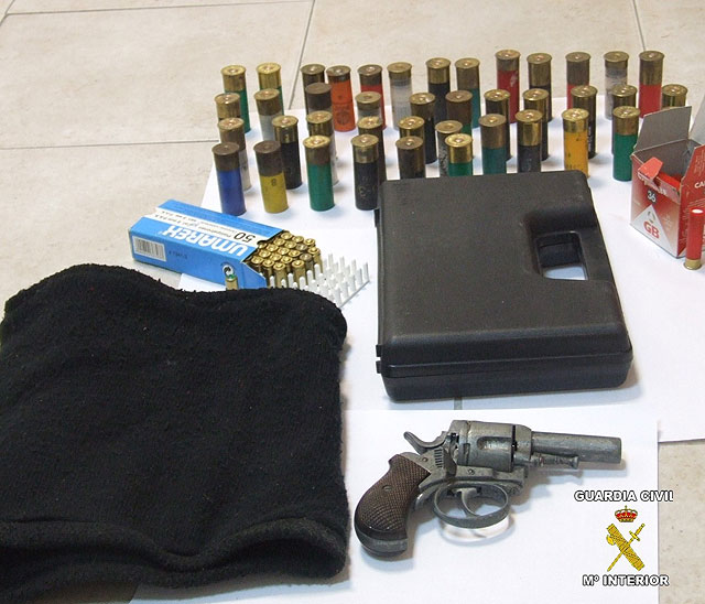 La Guardia Civil detuvo en Jumilla a cuatro personas como presuntas autoras de un robo con violencia e intimidación en Monóvar (Alicante) - 2, Foto 2