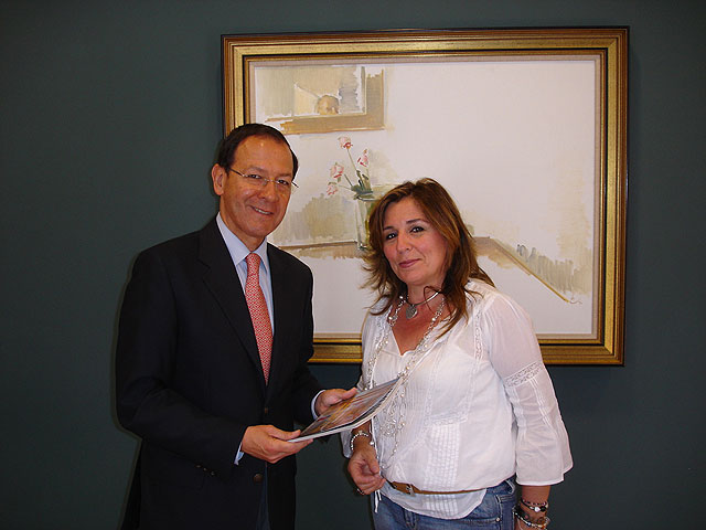 La escritora Mati Morata presenta al Alcalde su último libro de cuentos para niños - 1, Foto 1