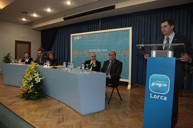 Pizarro: “el PP va a recoger un país con la economía por los suelos y el paro por las nubes, y lo arreglará como ya lo hizo el Gobierno del Presidente José María Aznar” - 3, Foto 3