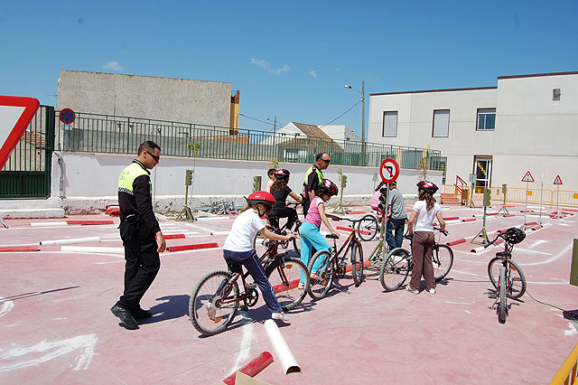 Los escolares de Lorquí aprenden educación vial en bicicleta - 1, Foto 1